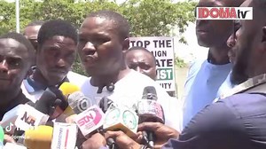 The charlatans who murdered the biblical "Stephen" are back in Abuja, this time they are baying for Omoyele Sowore's blood for protecting and standing up for small people, Nigerians freely expressing themselves. Hear, the leader of the Christian Youth mob, @James Paul Adama who says they will takes laws into their hands against Sowore. | SoworeNow
