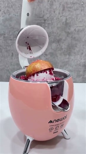 Next-Level Juicing — Meet the Smart Juice Machine! 🍊