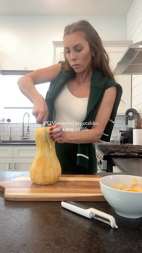 *Caramelized Butternut Squash* Roasted vegetables are a WAY OF LIFE in our household, and we don’t usually follow specific recipes. But this butternut squash comes out so perfect that I do it the exact same way every time. For thanksgiving, I add pomegranate seeds and serve as a side. I did this batch yesterday as a meal prep to put in salads, eggs, and bowls this week (and I ate it plain for dinner last night because it’s that good). Caramelized Butternut Squash Preheat oven to 425 F Cut butter