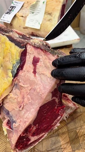 2.7K views · 3.2K reactions | Succosa come piace a voi  Dove trovare la migliore Macelleria a Messina Dove trovare Carne di qualità Messina Dove trovare la migliore Braceria a Messina Dove trovare Carni in frollatura a Messina Dove trovare carni di qualita a Messina e provincia #messina #perte #foryou #foryoupage #fup #dovemangiare #carnefrollata #asmrfoodslime | Braceria Dei Goti | Facebook
