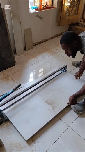 Cutting 60×120 foreign tiles is one of the hardest parts of modern tiling one wrong move and the tile breaks In this video, you’ll learn how professionals cut large format 60×120 tiles cleanly and accurately, without cracks, chips, or waste. ✅ Best tools for cutting foreign tiles ✅ Correct marking & measuring technique ✅ How to avoid tile breakage ✅ Perfect cuts for floors & walls This method works for porcelain, imported, and large-format tiles used in luxury homes, bathrooms, and commercial pr