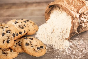 What Does Flour Do in Cookies? Plus 6 Types of Flour - Cake Decorist