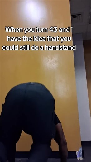 idk why i still thought I could do one. its only been 30 years since I tried. #over40 #gettingold #handstand #crossfit