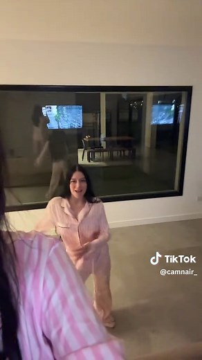Cam Nair y Bianca Candela: Videos y Contenido Exclusivo
