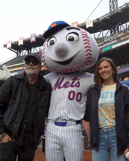 707K views · 12K reactions | Walkers in the stands, #DeadCity cast in the building. Citi Field wasn't ready. They’re coming for your screen next—Season 2 premieres May 4 on AMC & AMC+. | The Walking Dead | Facebook