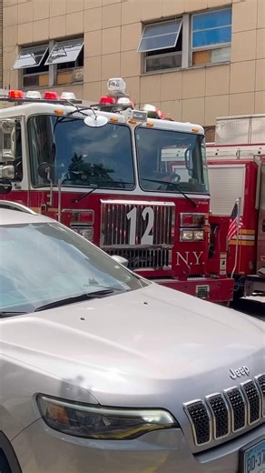 🚨FDNY Tower Ladder 12 responding from quarters with a little rumbler near the end.