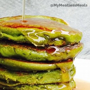 AVOCADO PANCAKES by @mymeatlessmeals 💚 | Vegan Eaternity