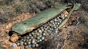 Vidéo. Armes à sous-munitions en Ukraine : quel danger pour les civils ?