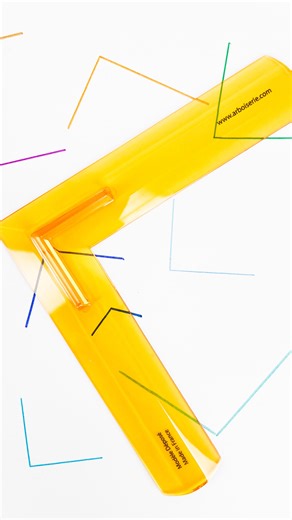 ekers.fr on Instagram: "😃🧐 Vérifier les angles droits devient un jeu d’enfant avec l’équerre Eker ! 🚸 ✅ Sa transparence finement étudiée permet de placer l’Eker correctement sur le traçage. 👉 vérifier un angle droit devient un geste simple, rapide et précis ! 🙌 👋 À très vite sur Ekers.fr #eker #equerre #ecole #education #teampe #geometrie #maths #mathematiques #"