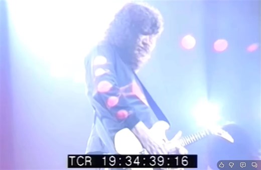 KISS Japan, 1995 🇯🇵 “Tears Are Falling” — chorus into the guitar solo. The band was locked in, the mix was huge, and the crowd was right there with us. This clip barely scratches the surface as the full concert sounds incredible. Link in comments 🎸 | Bruce Kulick