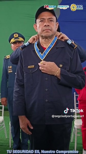 Ascenso de Policías en el Día Nacional del Policía