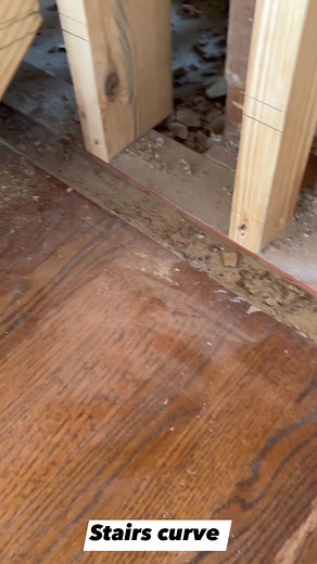 10M views · 122K reactions | Stairs curve #woodworking #tips #craftsmanship #carpentry #foryou #construction #viral | Olman Castellanos | Facebook