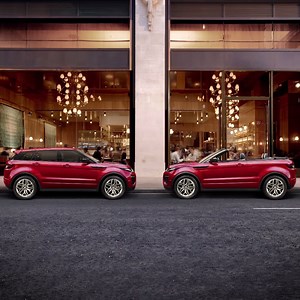 With Touch Pro, hunting down those elusive city hot spots couldn’t be easier. Range Rover Evoque may be born in the wild, but it’s perfectly adapted to the city. See more: http://bit.ly/2u48mKW | Range Rover