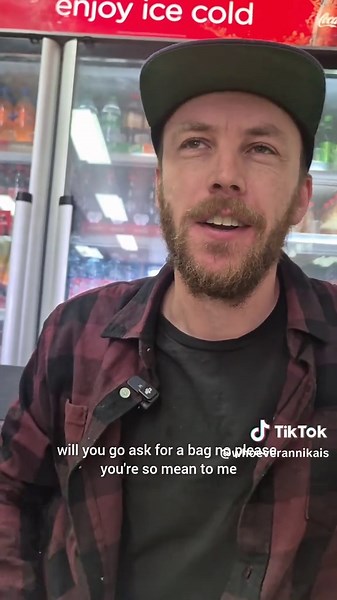 Have you ever wondered what's at the end of a train line? Well consider your curiosity quenched! Jack and I are endeavouring to have a date at the end of every train to explore Melbourne, have an adventure, and spend time with each other that's not just dinner and a movie. The rules? Simple. No pre- googling, no ubers, and no fare evading! Our first adventure was to upfield station- a simple strip of shops next to a massive paddock that someone is going to make a mint from! There's really only a