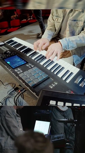 PS23 AKAI MPC 61Piano Solo