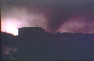 Raw: Rare footage of devastating 1979 tornado in Woodstock, Ont.