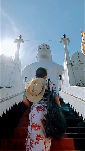 Feel the Atmosphere of Buddhist Temples in Sri Lanka