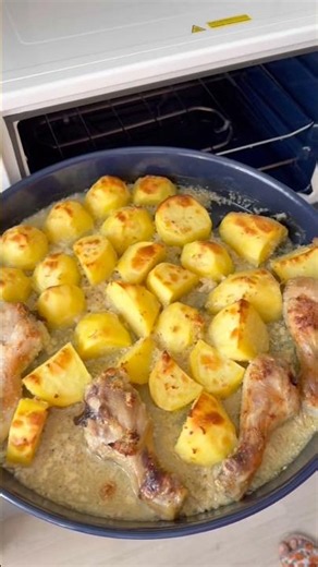 🍗 Сочная курица с картошкой в духовке | Семейный рецепт 🥔