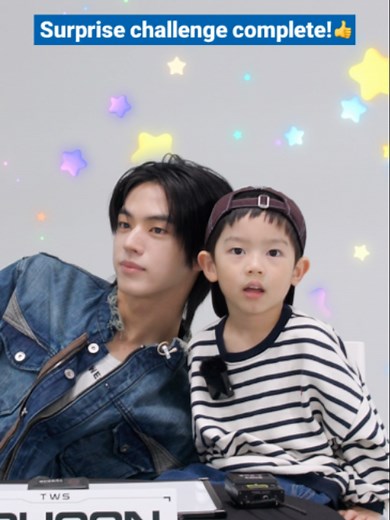 Dda-rum dda-rum along with DOHOON and his mini-me, EZE!🥰 @tws_pledis #TWS #hello82