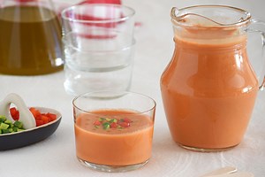 Cómo hacer gazpacho sin pan (y sin gluten): la receta más ligera para refrescarse en verano