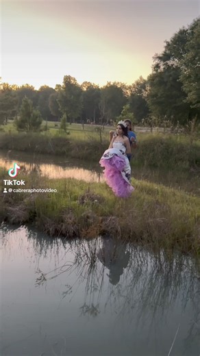 9.8K views · 162 reactions | Cabrera Photography ➡️Professional Houston photographer for your XV or wedding⬅️ CLICK FOR QUOTE https://loom.ly/7GeRHWQ (936) 718-6623 #quinceañeras #HOUSTONQUINCEANERA #Quinceañera #misquince #xvaños #QUINCEANERA #Quince #houstonwedding #quinceaneraphotographer #misxv #photography #quince #quinceaños | Houston Quinceañera | Facebook