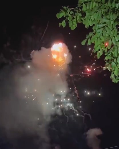 421K views · 923 reactions | A huge sky lantern with fireworks! | Lilyon DIY | Facebook