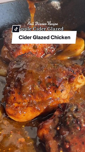 APPLE CIDER GLAZED CHICKEN - Dinner Recipe 🍎 🍂 I know apple is a popular flavor used for everything from apple pies to apple cider donuts but I bet savory recipes with apples never crossed your mind. This recipe combines sweet and savory glazed chicken thighs infused with fresh herbs and apple cider. I don’t know about you but the sound of that makes me drool. We wasted no time to dig in and I know you won’t either. ⭐️ Want the recipe? Just click the link in my bio for the FULL RECIPE or visit
