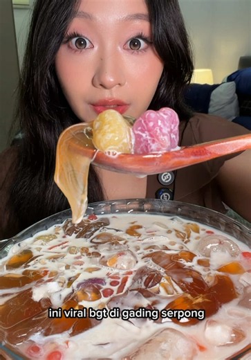 MUKBANG MING MING 🥣 dessert paling viral di gading serpong karena apk benang, isinya jelly-jelly an rasa jasmine dan QQ balls. taiwanese dessert mana lagi yg harus aku coba? #MUKBANG #FOODTOK #ASMR #DESSERT VIRAL #GADINGSERPONG