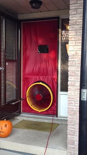 Blower door test device