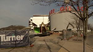 Big changes are underway at the Carnegie Science Center! The iconic red sign and weather cone are being torn down to make way for a bigger and better upgrade! FULL STORY: http://cbsloc.al/2lUQoui | KDKA-TV | CBS Pittsburgh