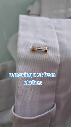 removing rust from clothes #laundry #laundrytok #thelaundrystation #laundryhack #laundryhacks