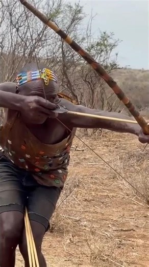 Primitive Hunting: Perfect Aim! 🏹 #Shorts#wildlife
