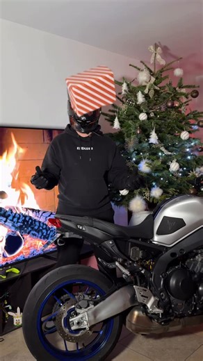 Bryan on Instagram: "Un énorme merci à @red9official pour ce cadeau de Noël 🔥 Un @exhaustprosystem pour ma MT-09 SP 2023 🏍️ 👉 Disponible pour tous types de lignes, peu importe la configuration. 🎥: @astro_b_oi #CollaborationCommerciale"