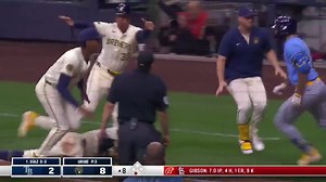 Se vaciaron los bancos en Milwaukee.... . . . . . . . . . . . . .. #MLB #rays #beisbol #Brewers #MLBCuba #mlbtheshow #baseball | Baseball4lives