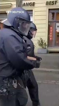 Police violence during pro-Palestinian protests in Berlin