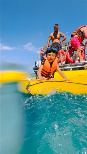 Aladin on his yellow carpet 😂