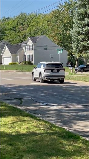 2024 Chevrolet Traverse LS