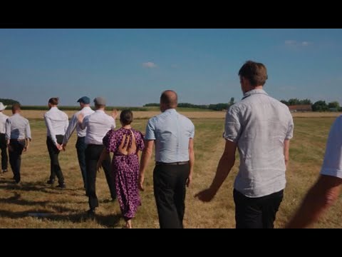 Emiliana Torrini & The Colorist Orchestra - Right Here (Official Video)