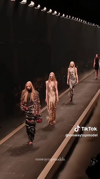 Versace Fashion Show Highlights & Iconic Runway Moments
