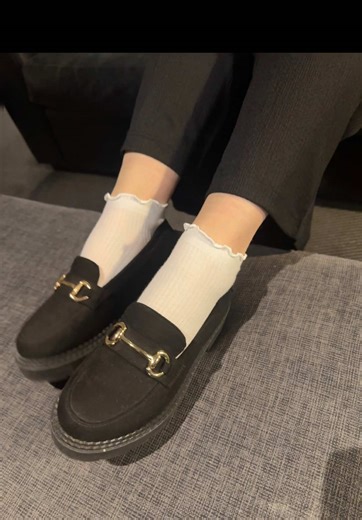 Is loafers and white socks still on trend for 2026 ? It’s just my loafers look boring without socks !