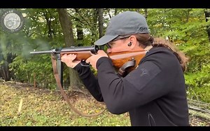 搬运【被遗忘的武器】靶场上的伯莱塔M38\u002F42