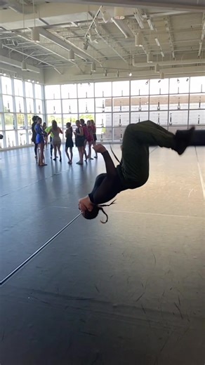 the gang 🤘🏼😘 #dance #skills #dancestudio #wildfiredance #fyp #foryoupage #viral #trending