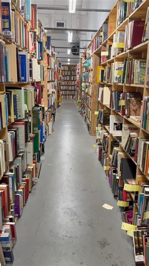 i love the bookstore :)