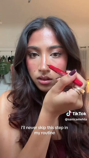 Enhance Your Look with Beauty Marks and Freckles