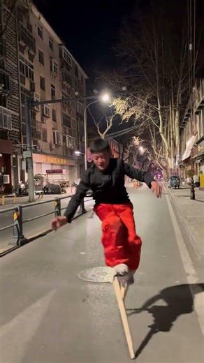 Incredible Stilt Walking Show in Shandong, China - Unmissable Cultural Performance