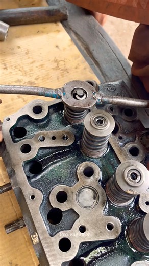 Marvellous Cylinder Head Valve Lock Close up #cylinder #automobile #valve #satisfying #howto
