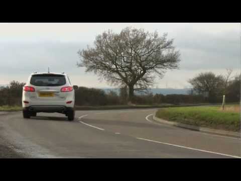 2012 Hyundai Santa Fe Driving Scenes
