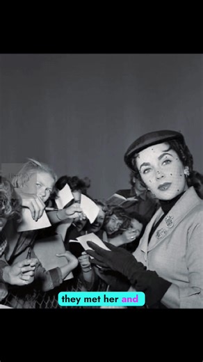 💜 Elizabeth Taylor Signing Autographs | The Lucky Fans Who Met a Hollywood Legend ✨ . . . . #ElizabethTaylor #LizTaylor #OldHollywood #ClassicHollywood #HollywoodLegend #VintageStars #VioletEyes #ElizabethTaylorFans #AutographSigning #GoldenAgeOfHollywood #IconicMoments #LegendForever #TimelessBeauty | History Clicks