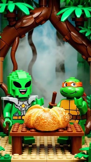 Alien Avenger and Ninja Turtle (Orange) is Eating a roll of fluffy brioche bread (ASMR)