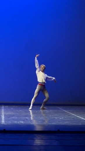 Posts Of Male Ballet Dancers on Instagram: "@r_15_07 going crazy 🤯"